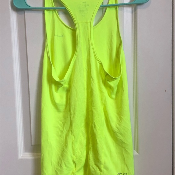 nike tank - Picture 2 of 2